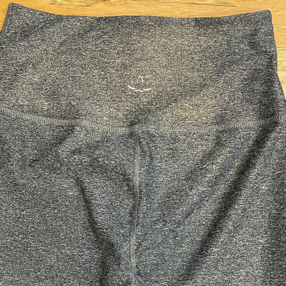 🔥Bundle🔥Beyond Yoga Shimmer Leggings - Gray and Pink size medium-Preloved - Picture 7 of 10